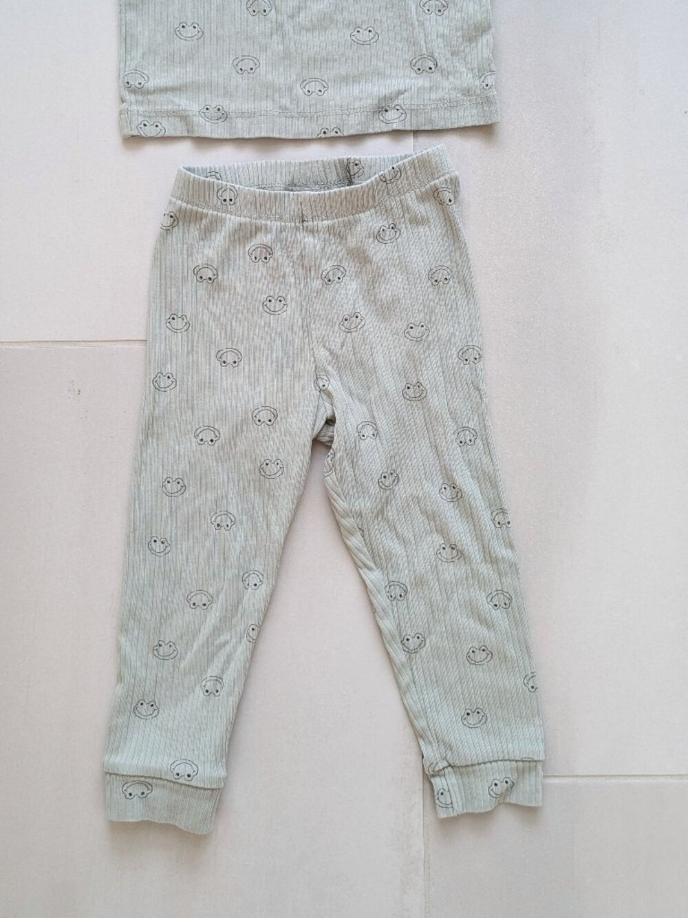 (4/$20) H&M - Ribbed Cotton Set - Picture 4 of 8